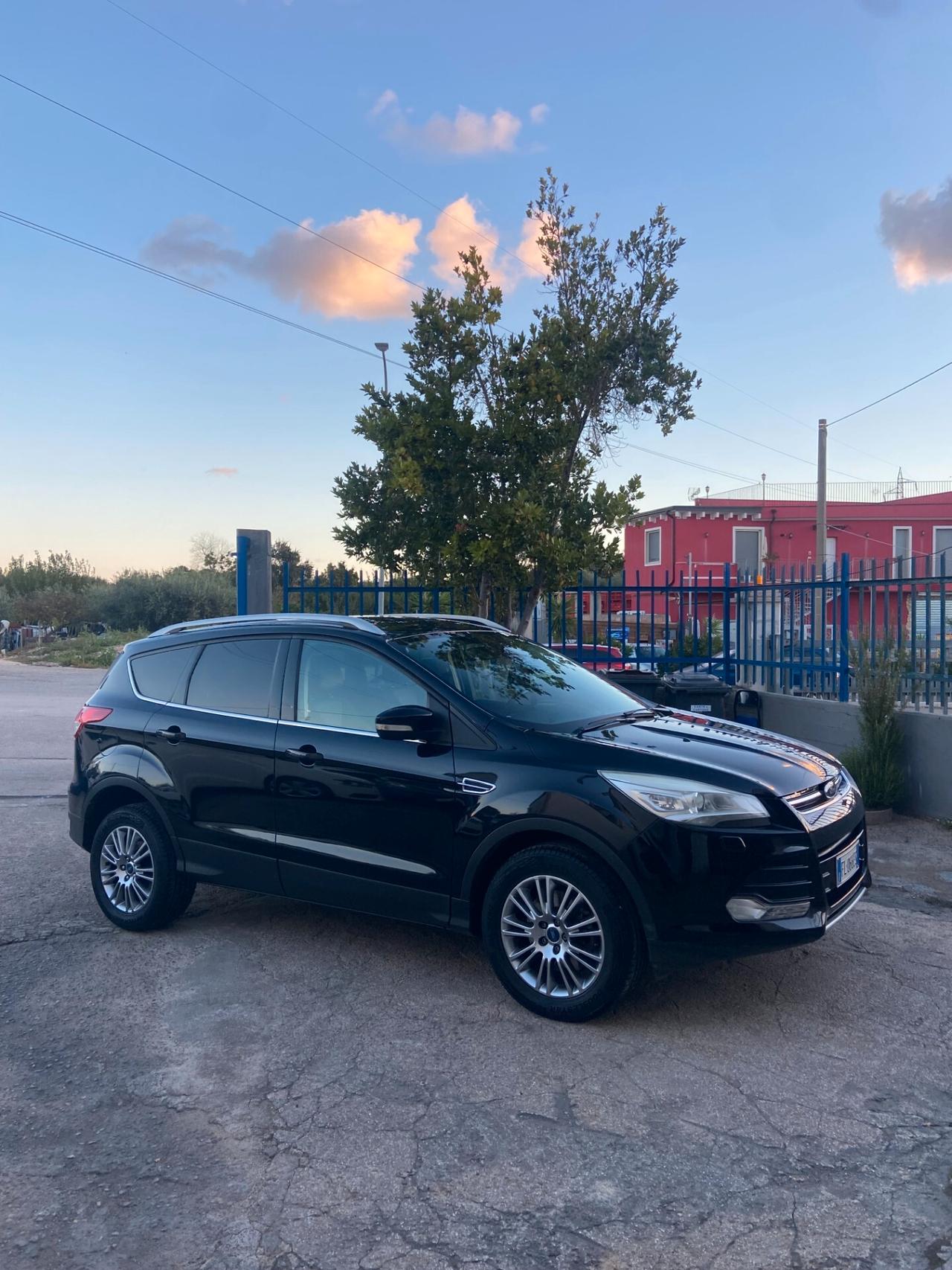 Ford Kuga 2.0 TDCI 4WD Titanium CAMBIO AUTOMATICO NUOVO