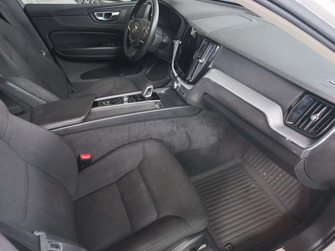 Volvo XC 60 XC60 B4 (d) AWD Geartronic Momentum Pro N1 iva esposta