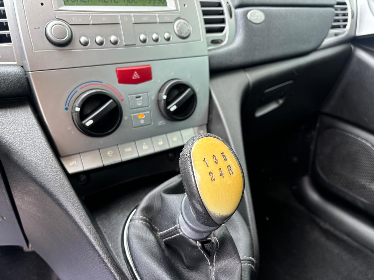 Lancia Ypsilon 1.2 69 CV NEOPATENTATI