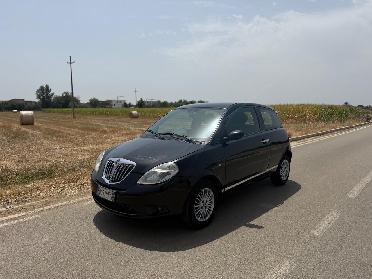 Lancia Ypsilon 1.3 MJT 75 CV Argento Diesel Neopatentati