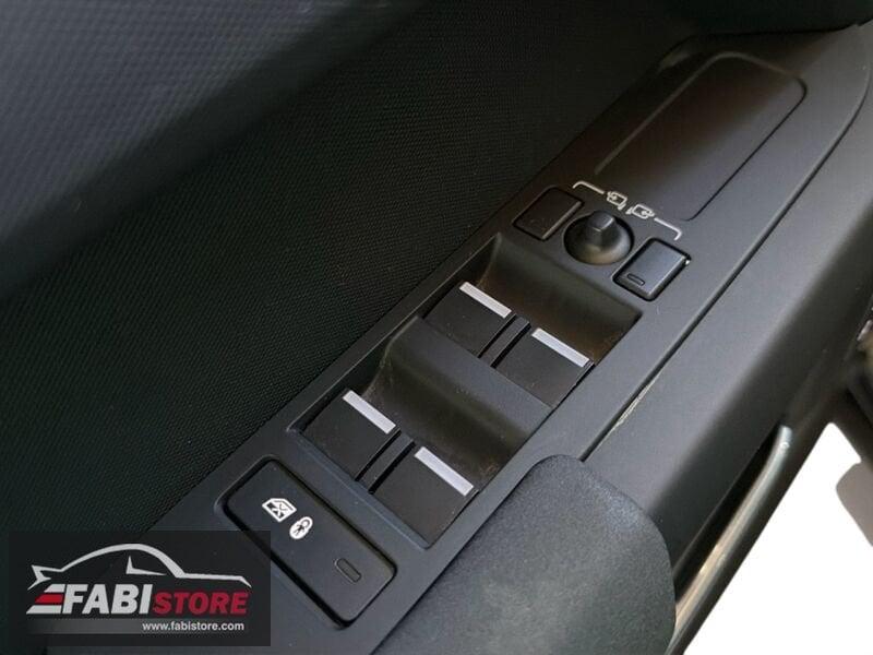 Land Rover Defender 3.0 TD 200 Cv SE Autom. X-Dynamic AWD - Camera 360°, Navi, Pelle, LED ecc