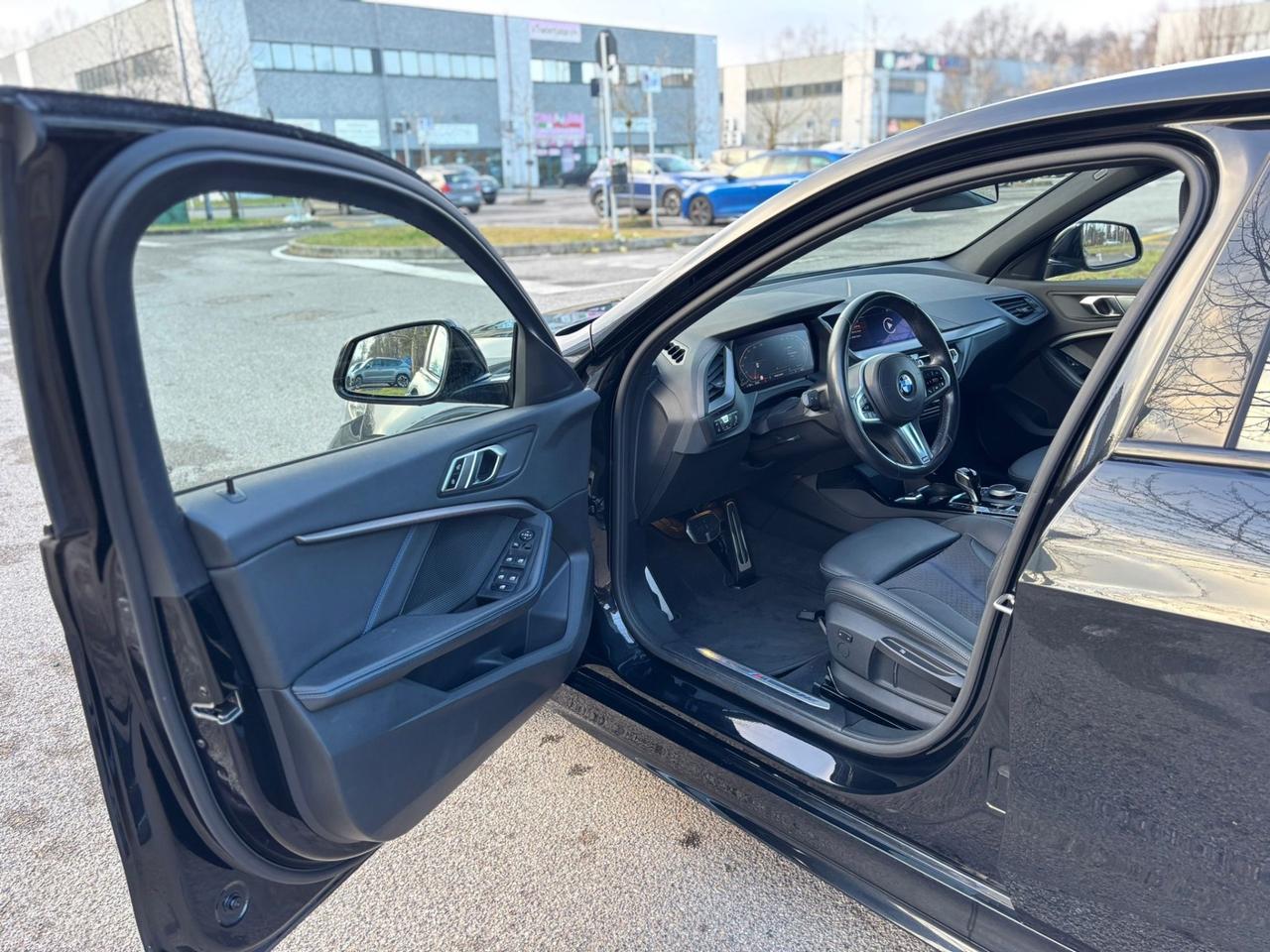 Bmw 116 116d 5p. Msport