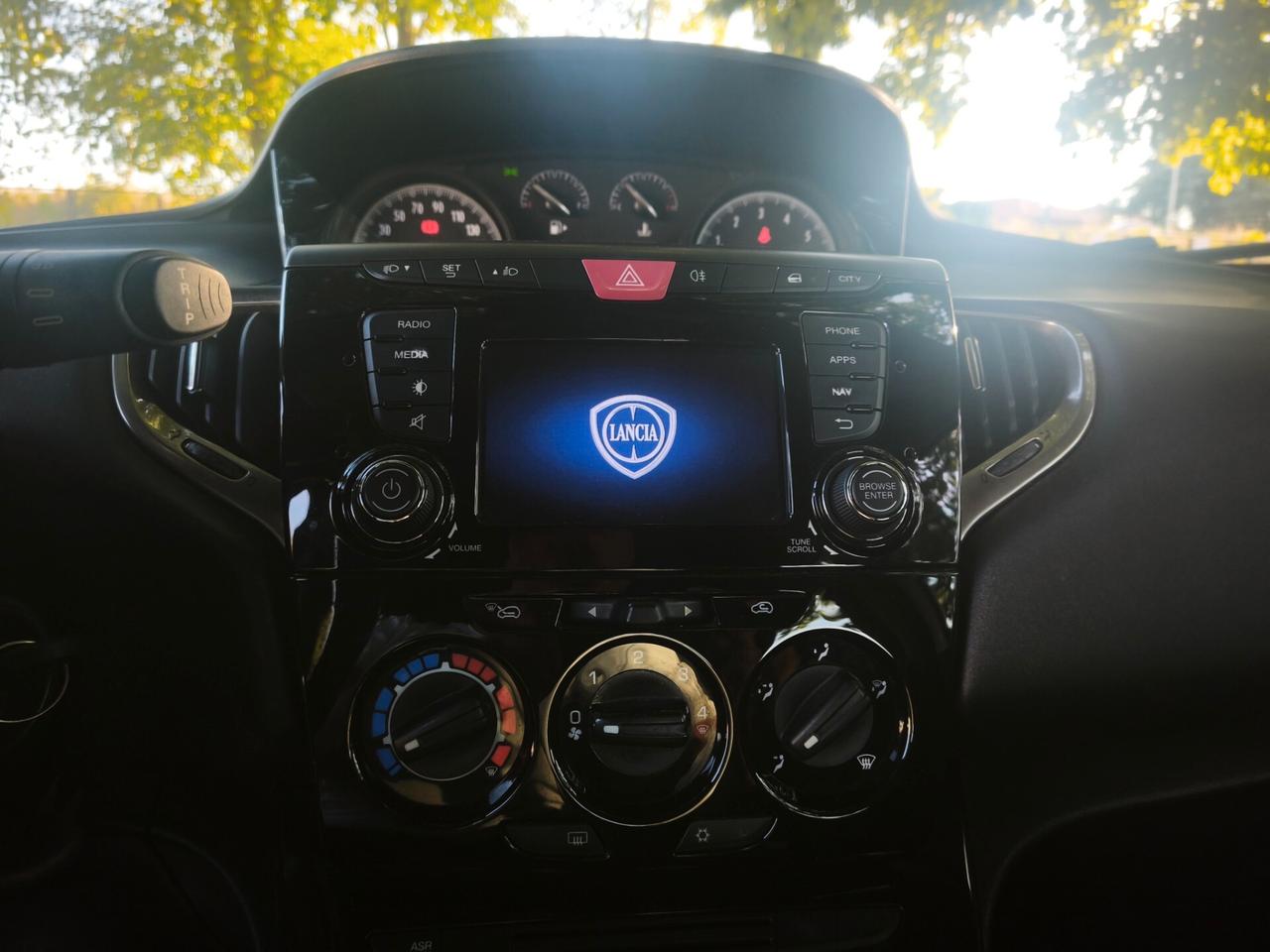 Lancia Ypsilon 1.2 69 CV 5 porte Platinum
