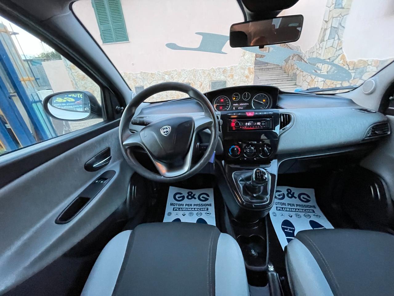 Lancia Ypsilon 1.2 69 CV 5 porte GPL Ecochic Silver