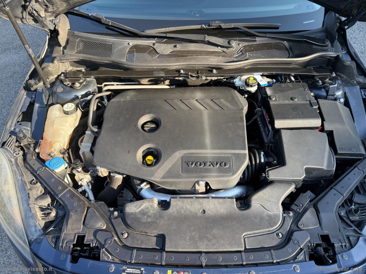 VOLVO V40 D2 1.6 Momentum