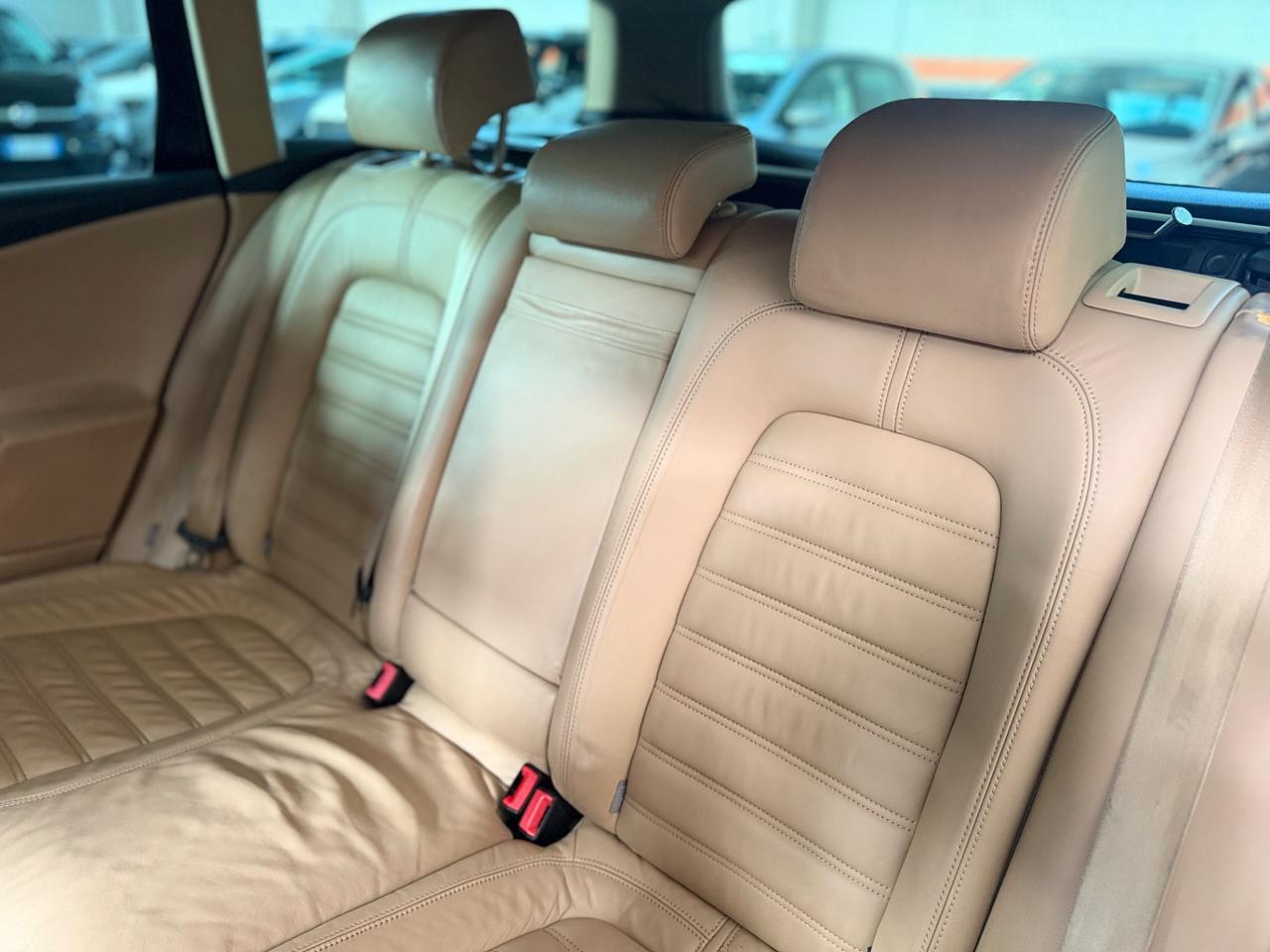 Volkswagen Passat 2.0 TDI DPF DSG Highline NEOPATENTATI
