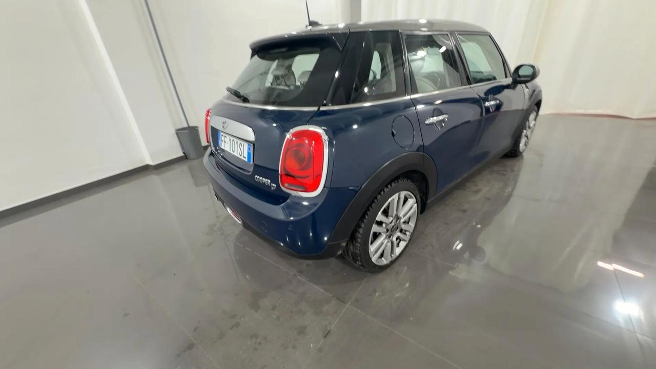 Mini 1.5 Cooper D Hype Aut. 5 porte
