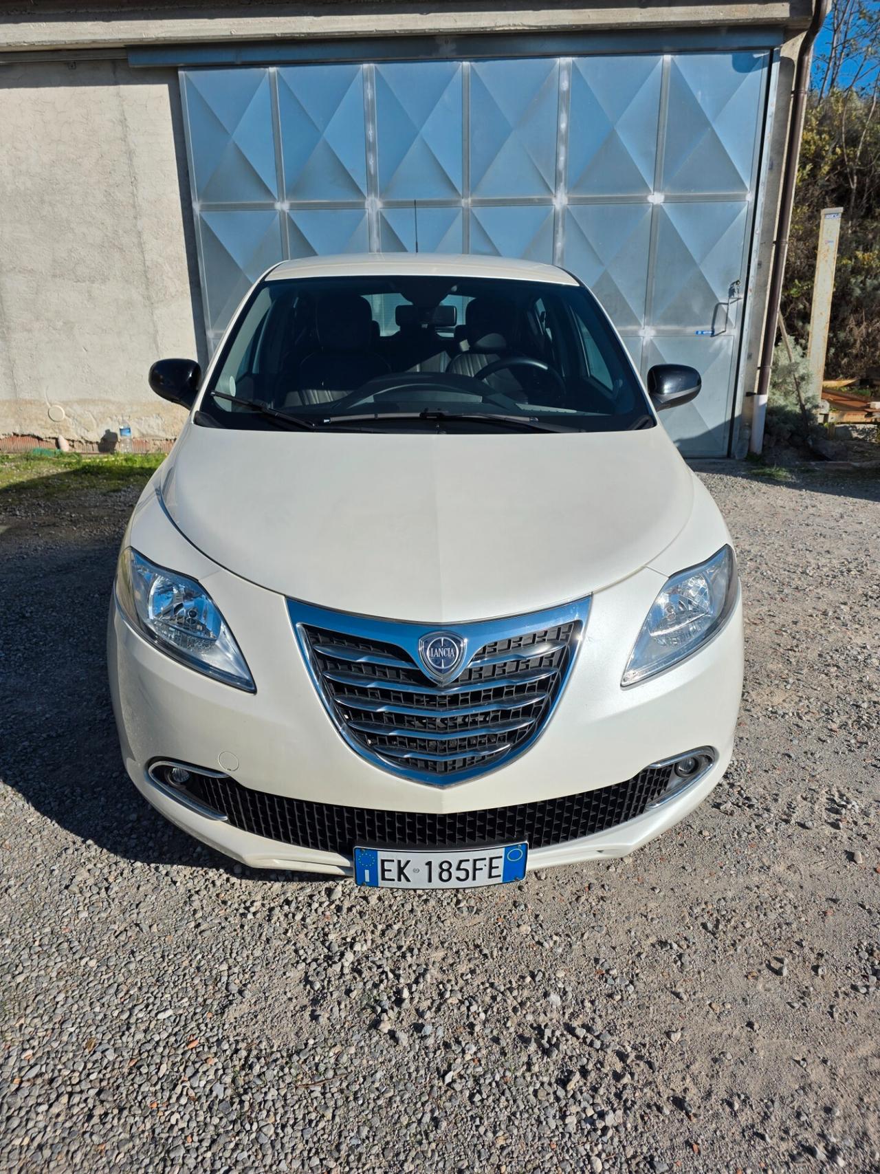 Lancia Ypsilon 1.2 69 CV 5 porte S&S Gold