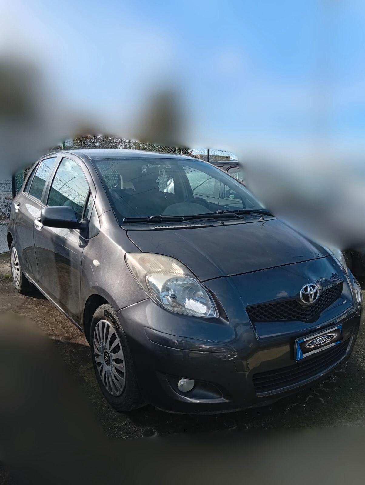 Toyota Yaris 1.4 D-4D DPF 5 porte Sol