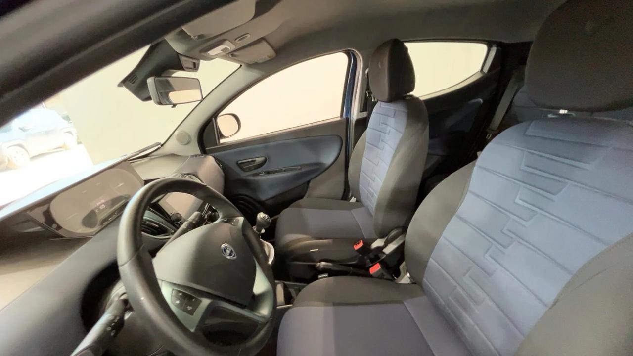 Lancia Ypsilon 1.0 Hybrid Platino full optional