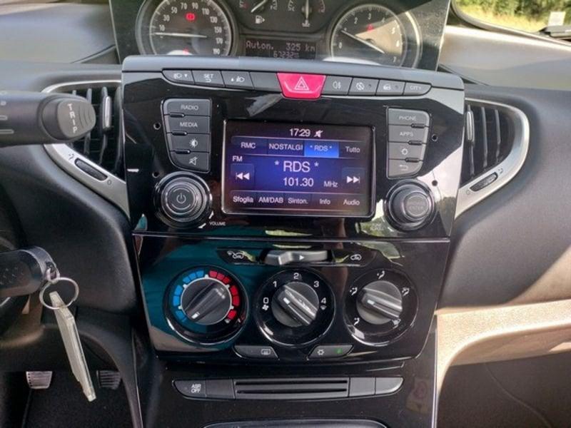 Lancia Ypsilon 1.2 69 CV 5 porte S&S Gold