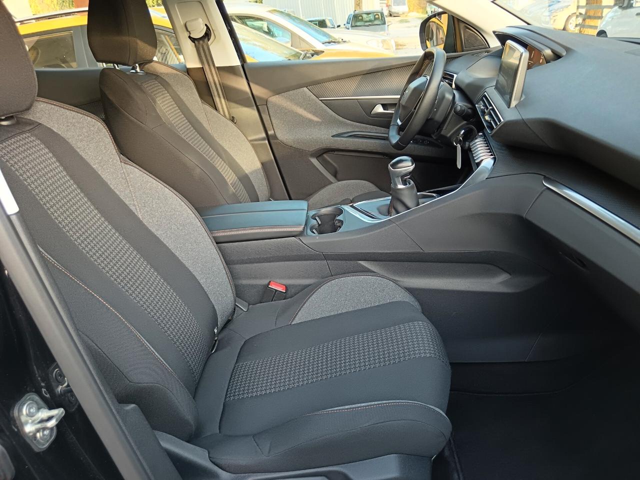 Peugeot 3008 BLUEHDI 130CV BUSINESS PERFETTA