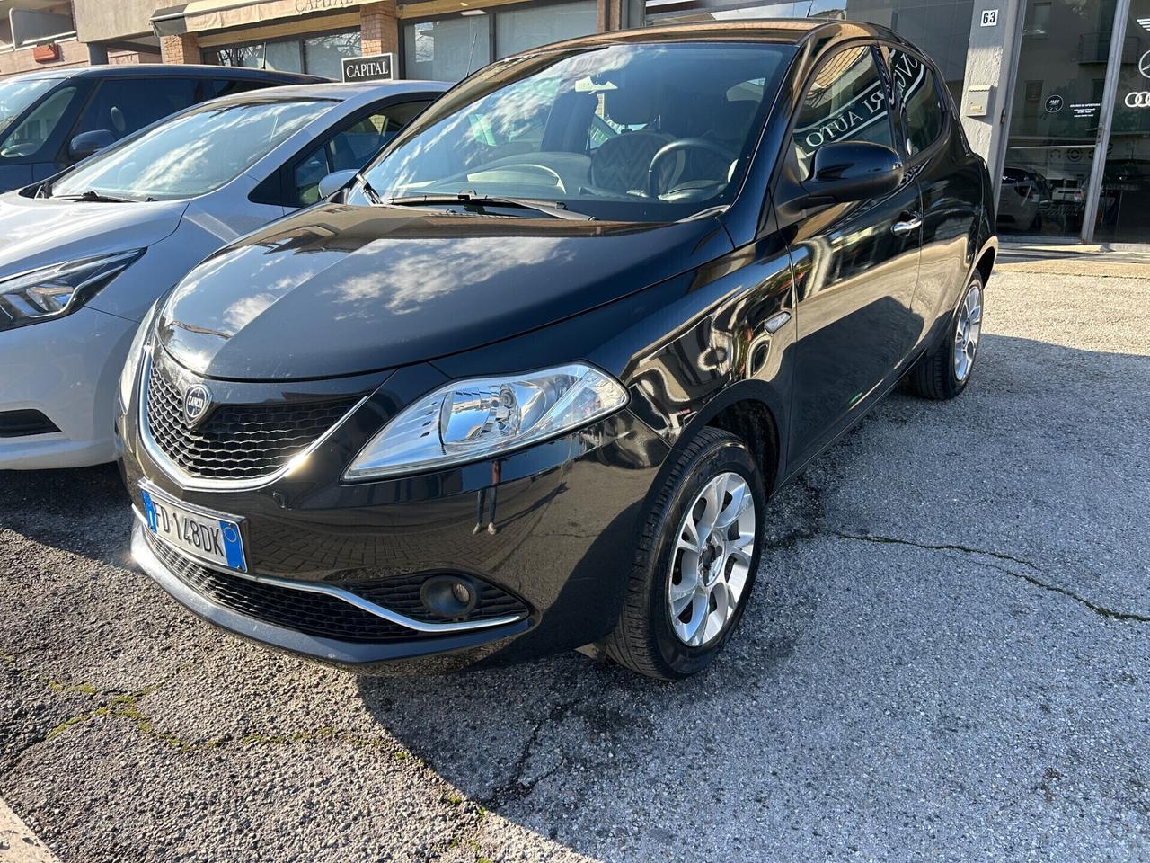 Lancia Ypsilon Benzina / Metano Ecochic Platinum Neopatentati