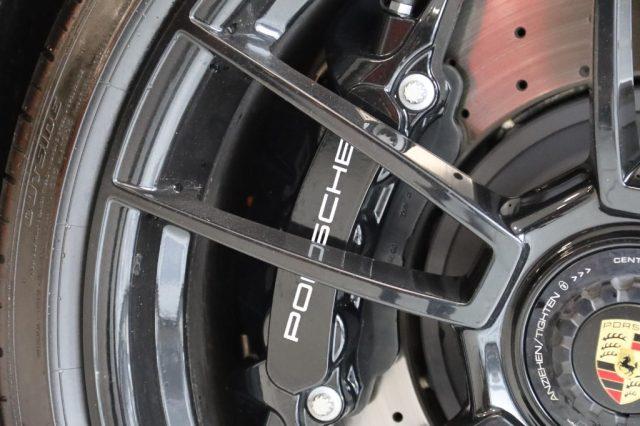 PORSCHE 911 992 Carrera 4 GTS Orange Lava