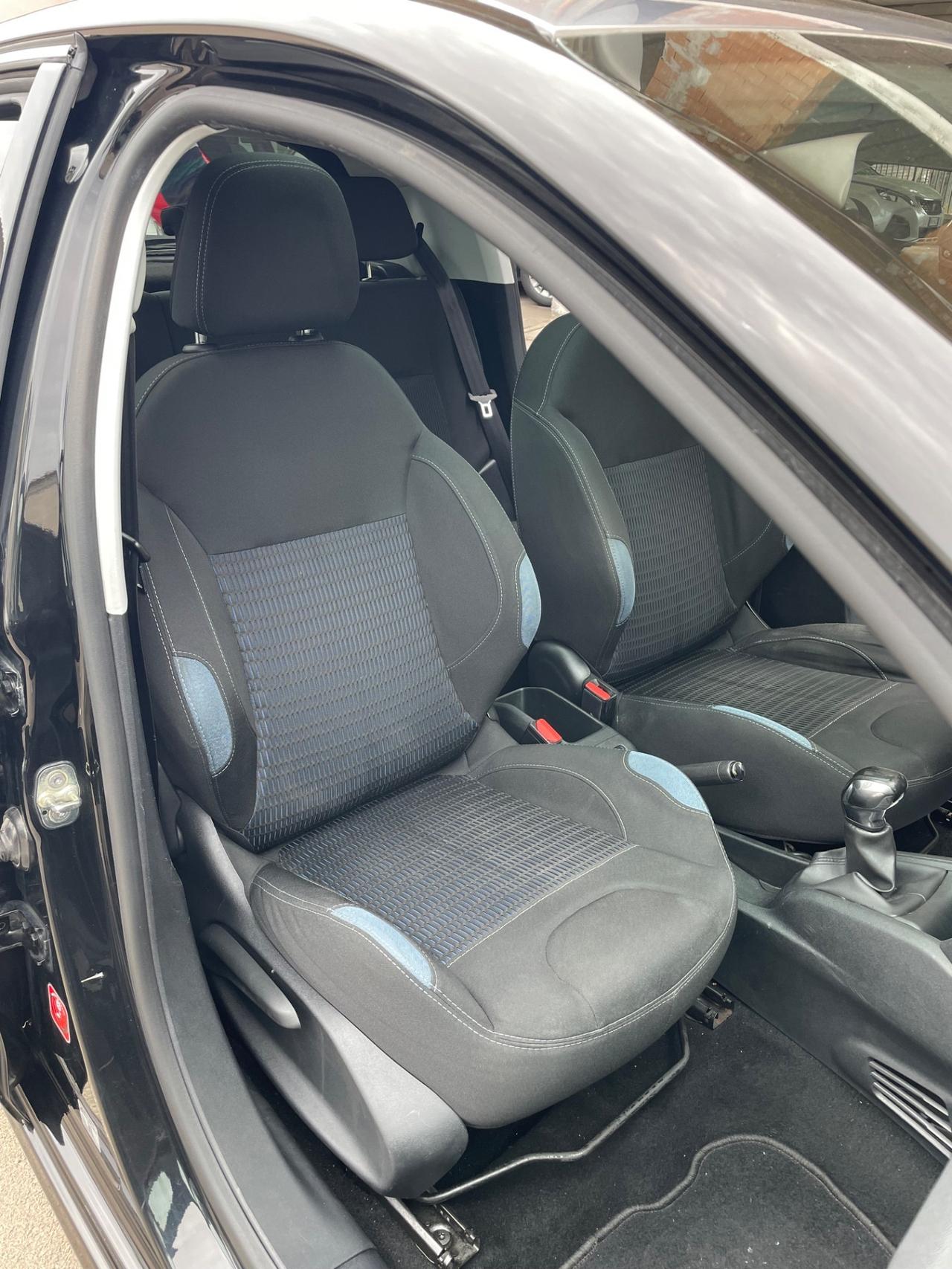 Peugeot 208 1.4 HDi 68 CV 5 porte Allure tetto nav gomme nuove