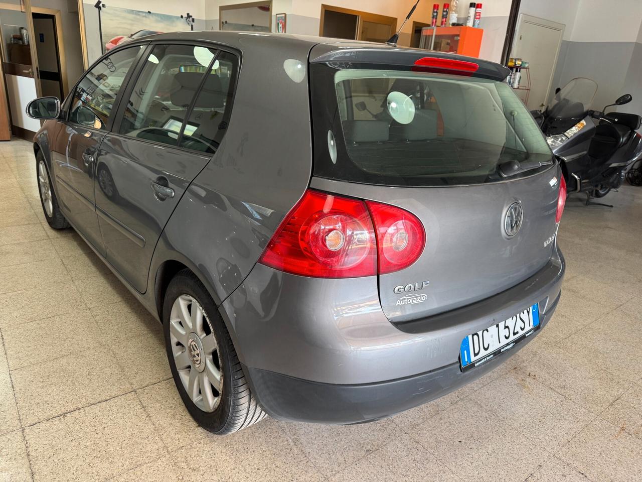 Volkswagen Golf 1.6 16V FSI 5p. Comfortline