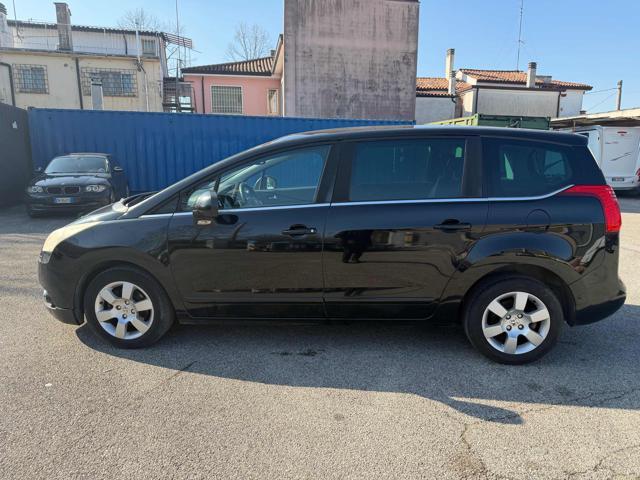 PEUGEOT 5008 1.6 e-HDi 112CV Stop&Start cambio robotizzato Acti