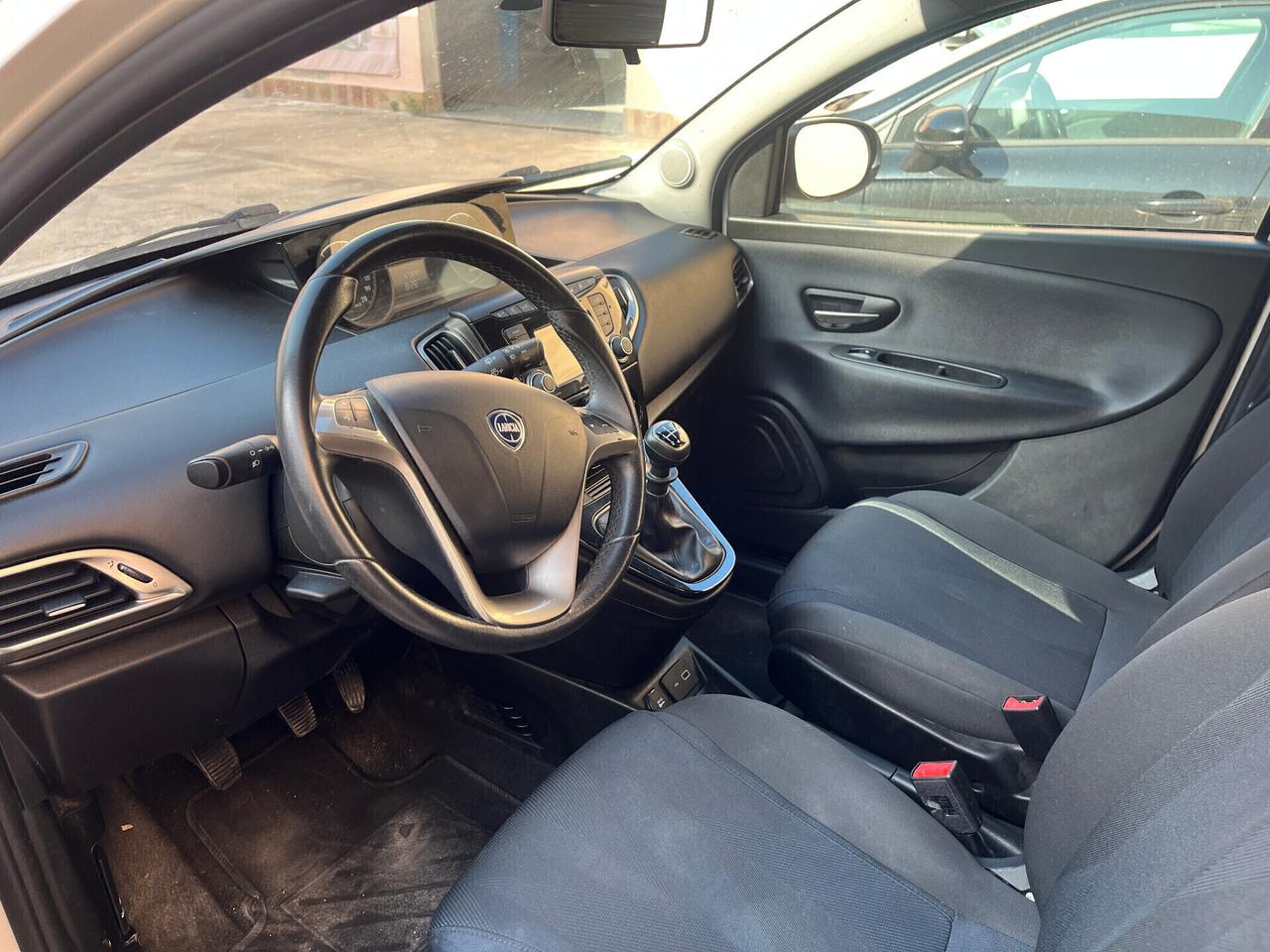 Lancia Ypsilon 1.2 69 CV 5 porte GPL Ecochic Platinum