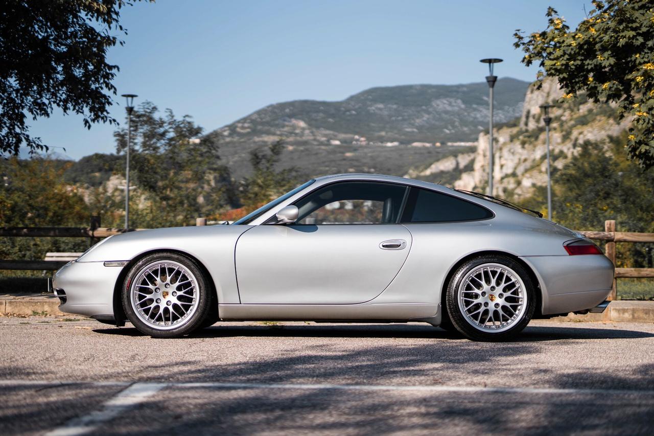 Porsche 911 Carrera cat Coupé