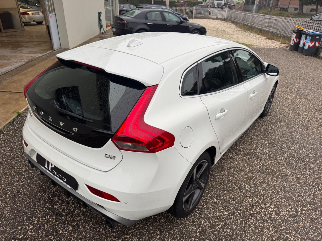 Volvo V40 D2 1.6 Powershift R-design Kinetic