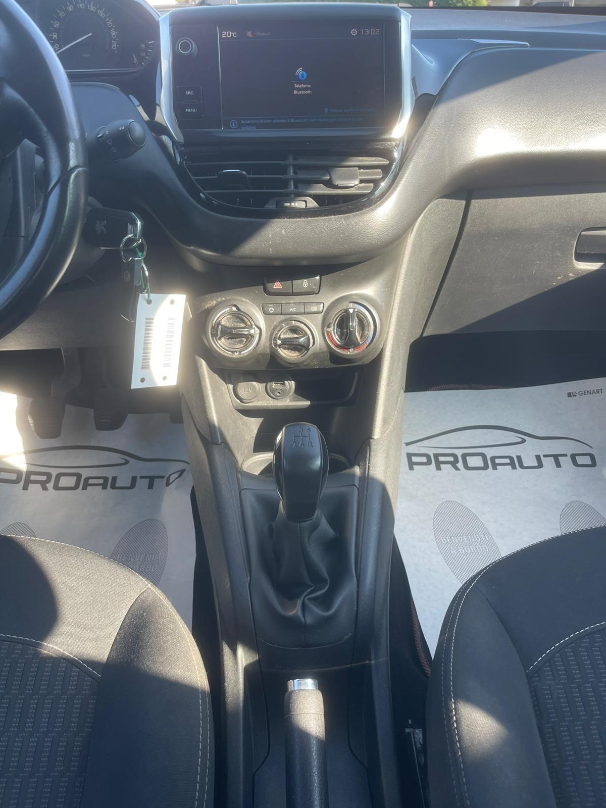 Peugeot 208 PureTech 82 5 porte Allure