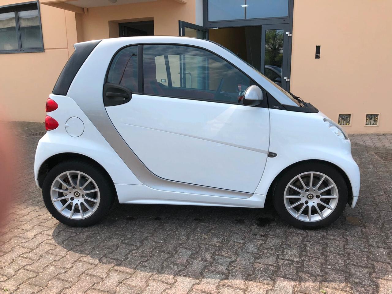 Smart ForTwo 1000 52 kW MHD coupé passion