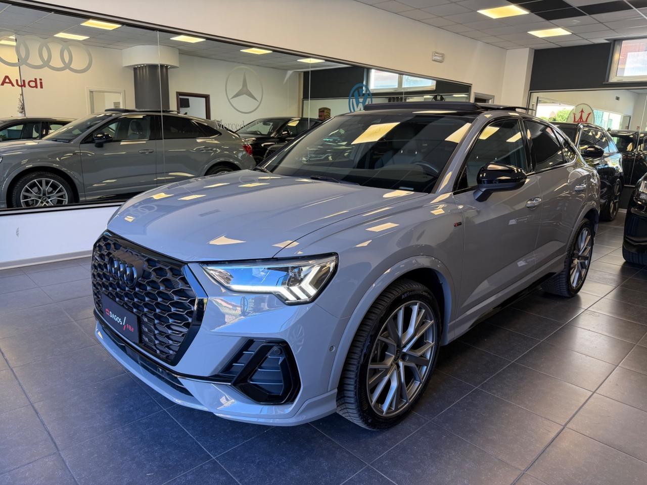 Audi Q3 SPB 40 TDI quattro S tronic Identity Black