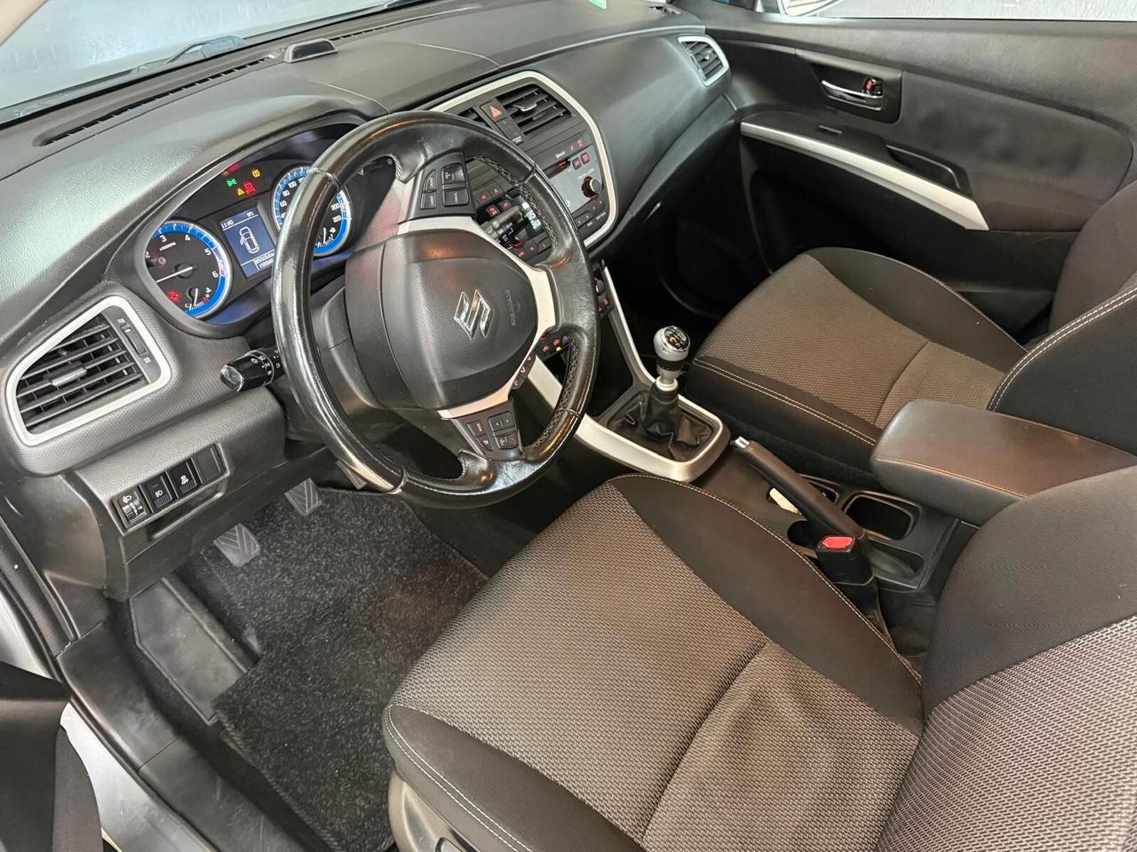 Suzuki S-Cross 1.6 DDiS Star View 88kw