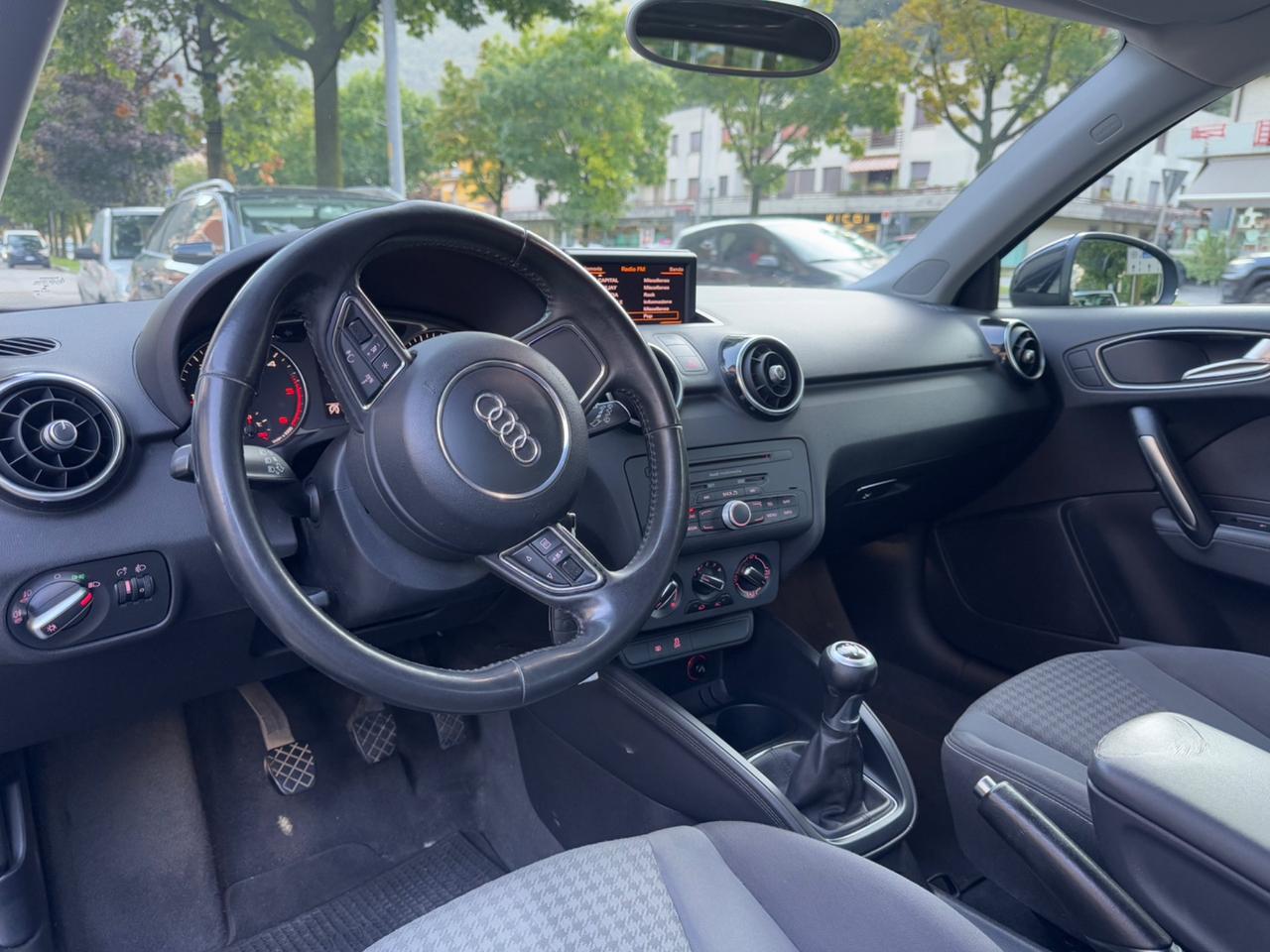 Audi A1 1.6 TDI 105 CV Ambition - GIA' TAGLIANDATA