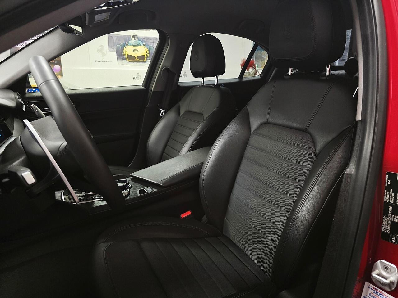 Alfa Romeo Giulia 2.2 T BUSINESS 190CV ROSSO ALFA_FATTURE_CARBONIO