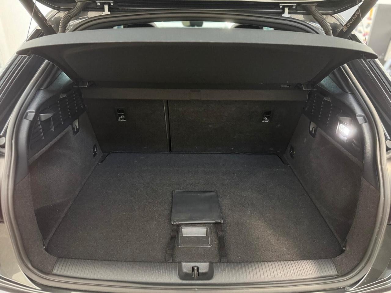 Audi Q2 35 TDI S LINE