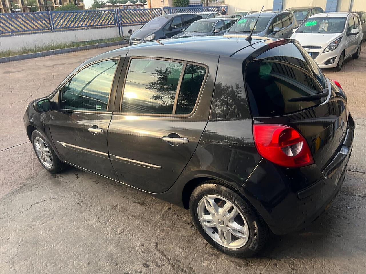 Renault Clio 1.2 16V 5 porte Le Iene