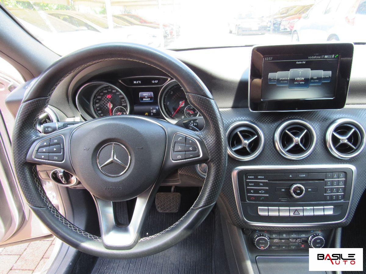 MERCEDES - Classe A - A 200 d Automatic 4Matic Premium