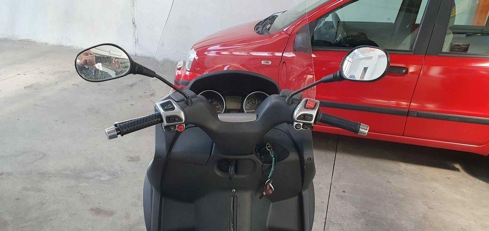 Piaggio MP3 250