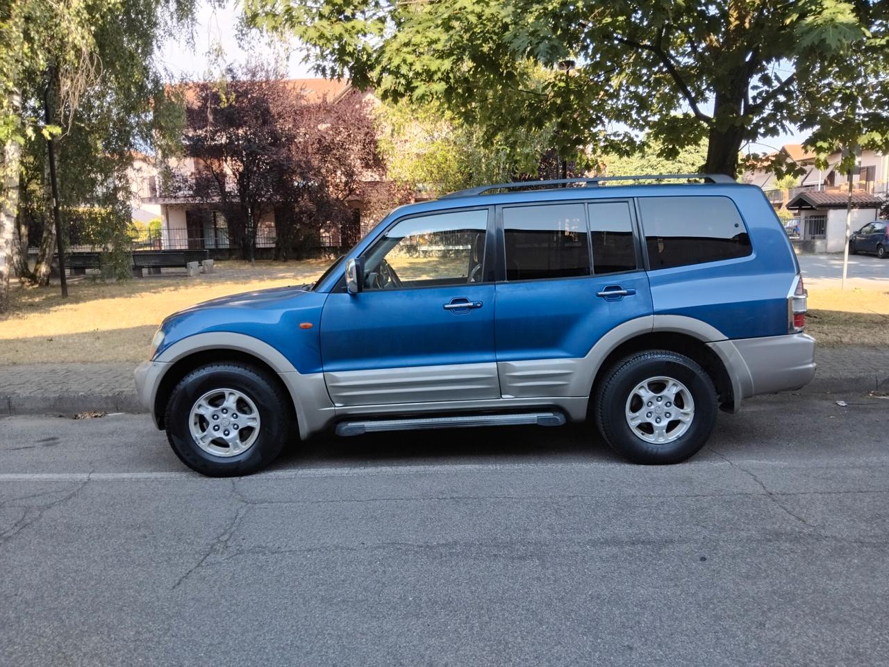 Mitsubishi Pajero 3.2 16V DI-D 7POSTI. GLS2 CAMBIO AUTOMATICO