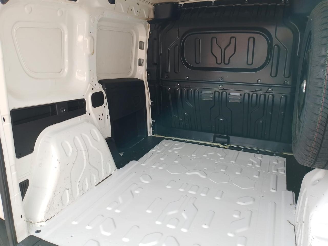 Fiat Doblò 1.4 T-Jet Natural Power PC-TN Cargo Lounge