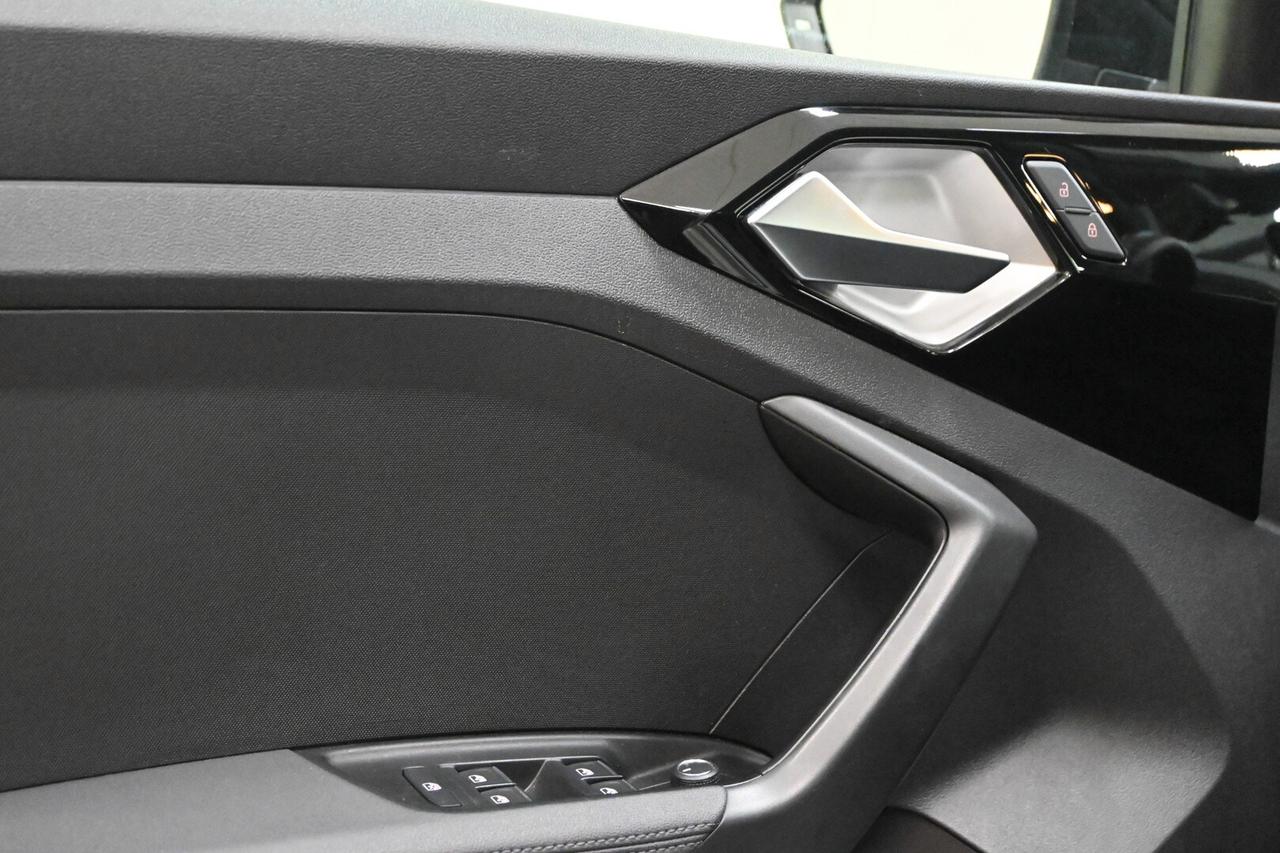 AUDI A1 2ª serie A1 SPB 30 TFSI Identity Black