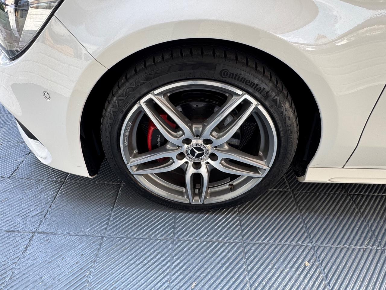 Mercedes-benz CLA 200 d Premium