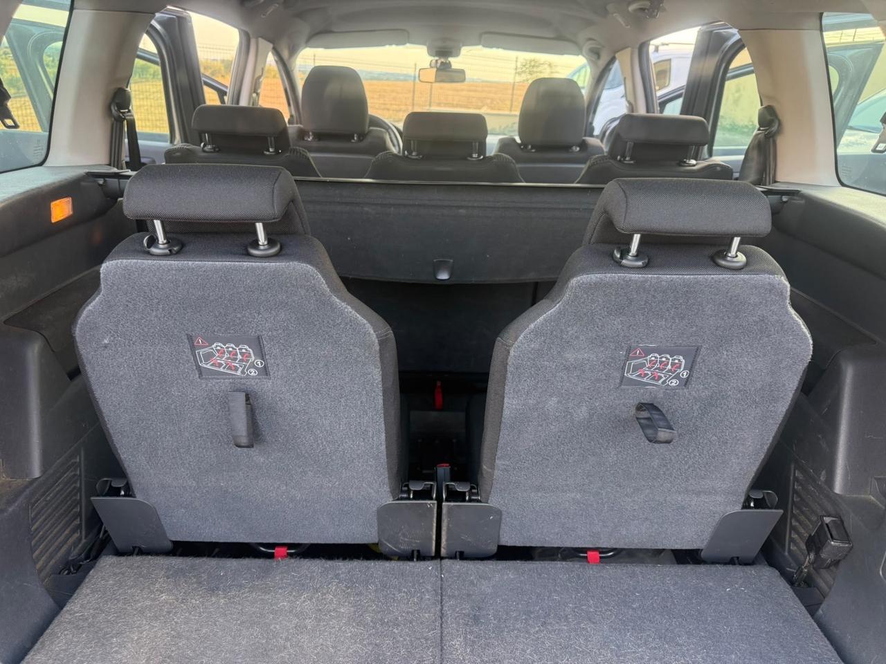 Peugeot 5008 1.6 HDi 112CV Access