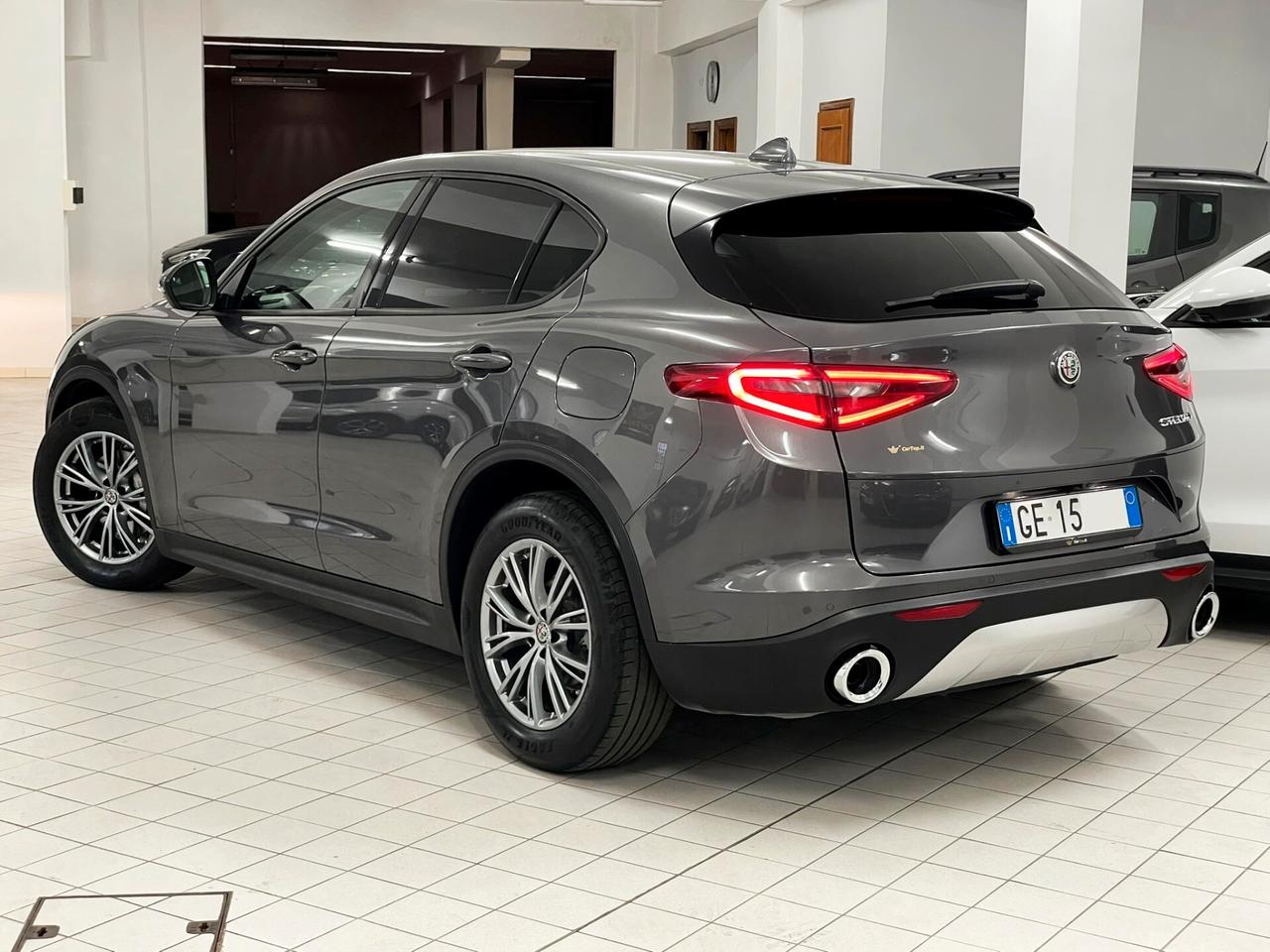 Alfa Romeo Stelvio 2.2 TD 160 CV BUSINESS AT8 NAVI 18" VETRI SCURI RETROCAMERA