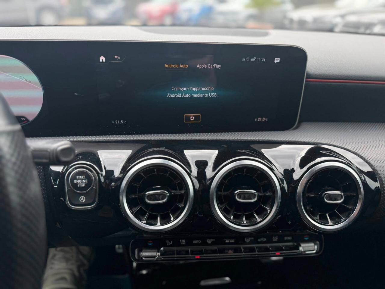 MERCEDES A200d PREMIUM AMG NIGHT EDITION