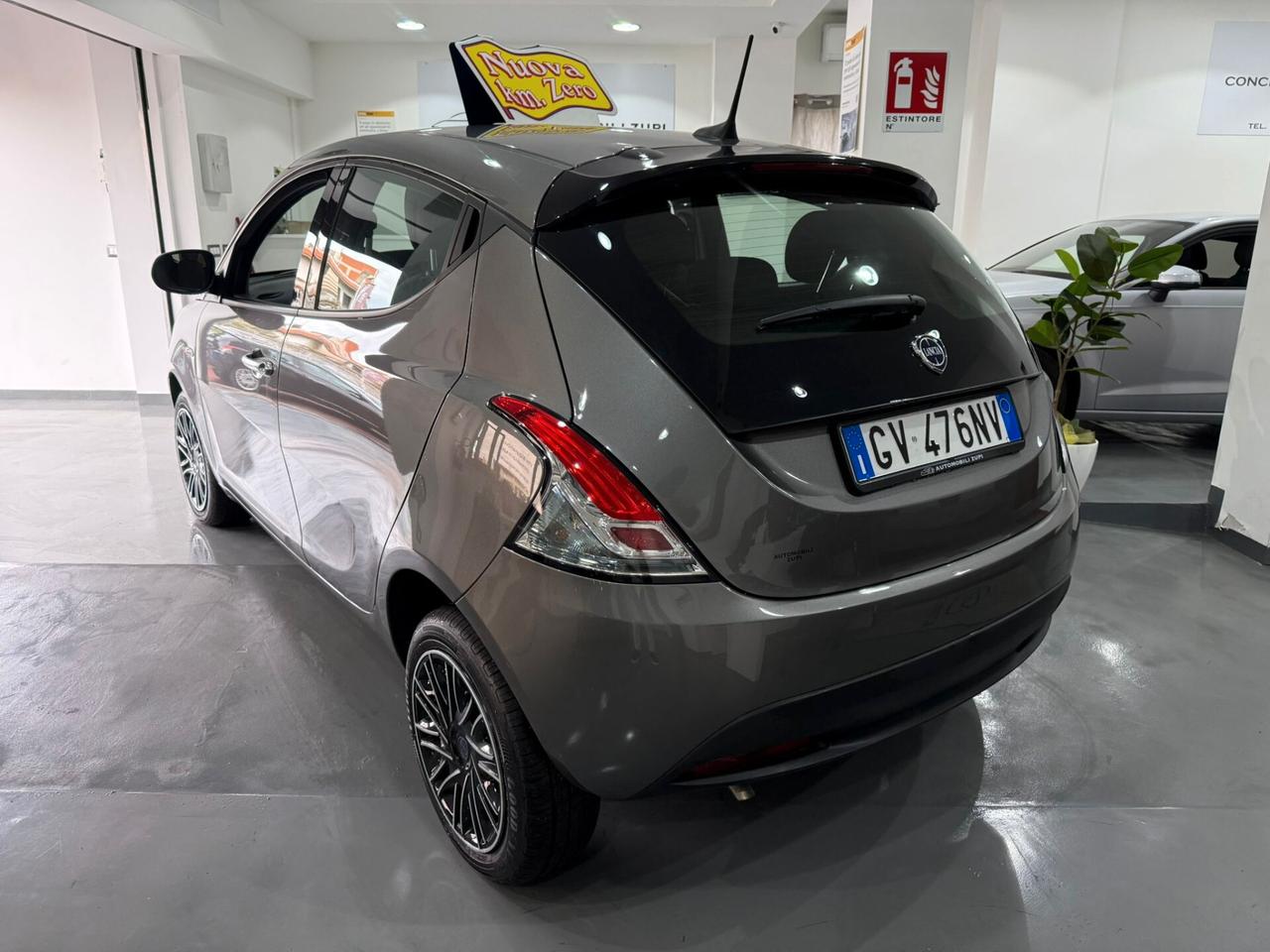 Lancia Ypsilon HYBRID KM 0*OK NEOPATENTATI*