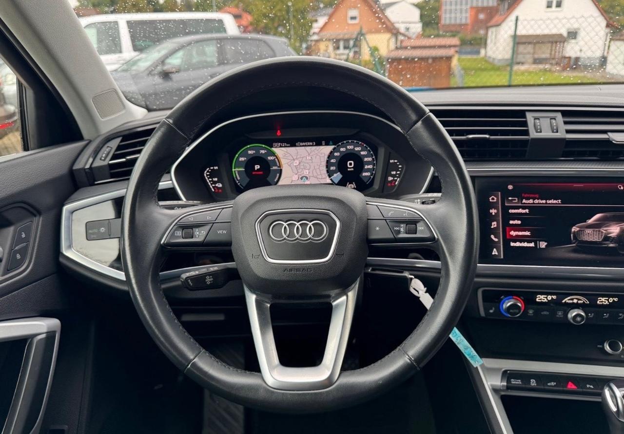 Audi Q3 SPB 45 TFSI e S tronic Business Plus