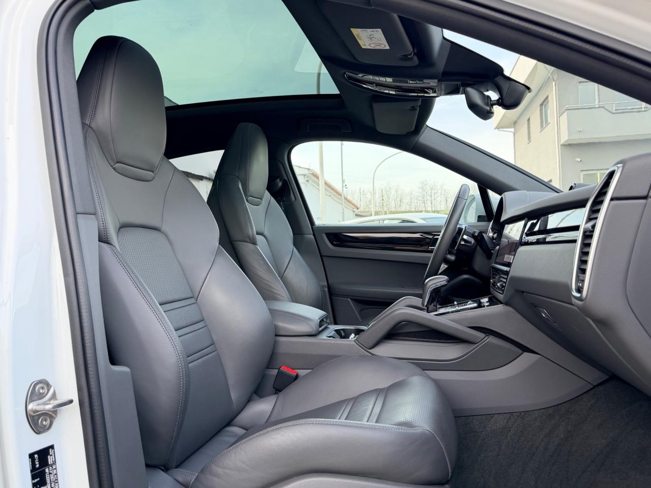 Porsche Cayenne Coupé 3.0 V6 E-Hybrid uni pro in garanzia