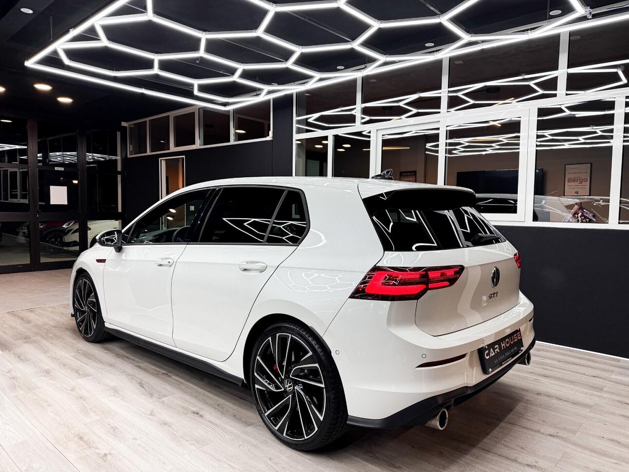 Volkswagen Golf 8 GTI 2.0 TSI 245CV