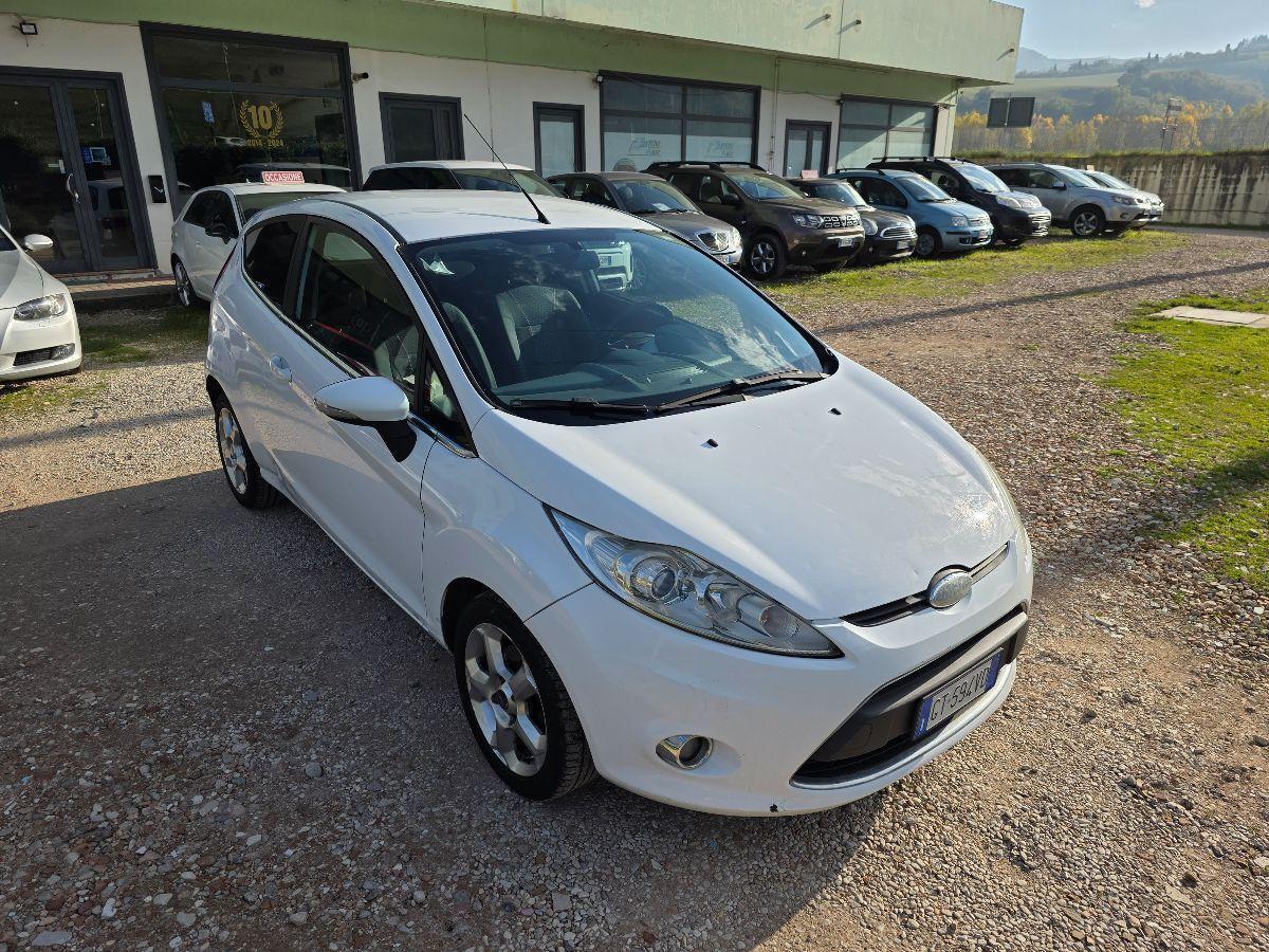 FORD FIESTA 1.4 DIESEL 2014 OK NEOPAT GARANZ 12 MESI
