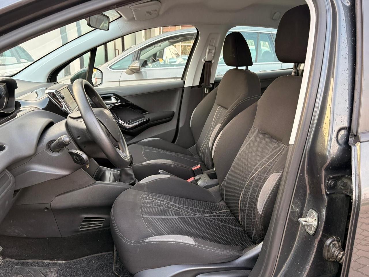 Peugeot 208 1.4 HDi 68 CV 5 porte Allure