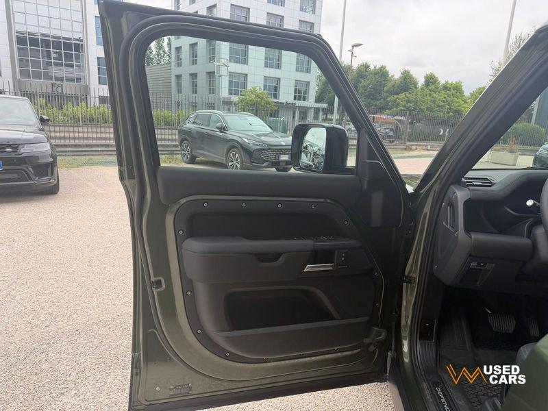 Land Rover Defender D200 AWD Auto 110 X-Dynamic SE