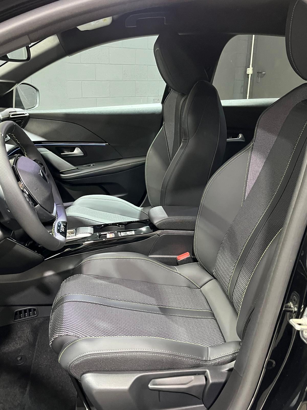 Peugeot 208 Hybrid 110 e-DCS6 GT