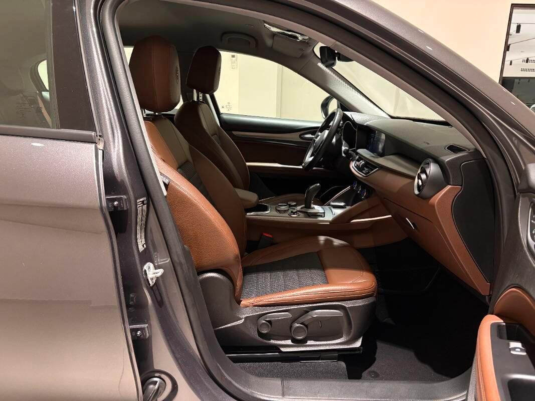 Alfa Romeo Stelvio 2.2 t Sprint Q4 190cv auto